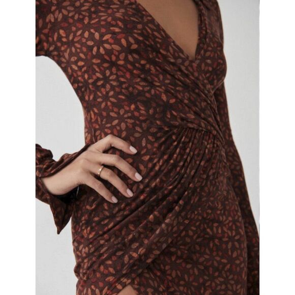 Free People Shayla Wrap Midi Dress Brown Chocolate Combo Women's L NWT - Picture 3 of 11